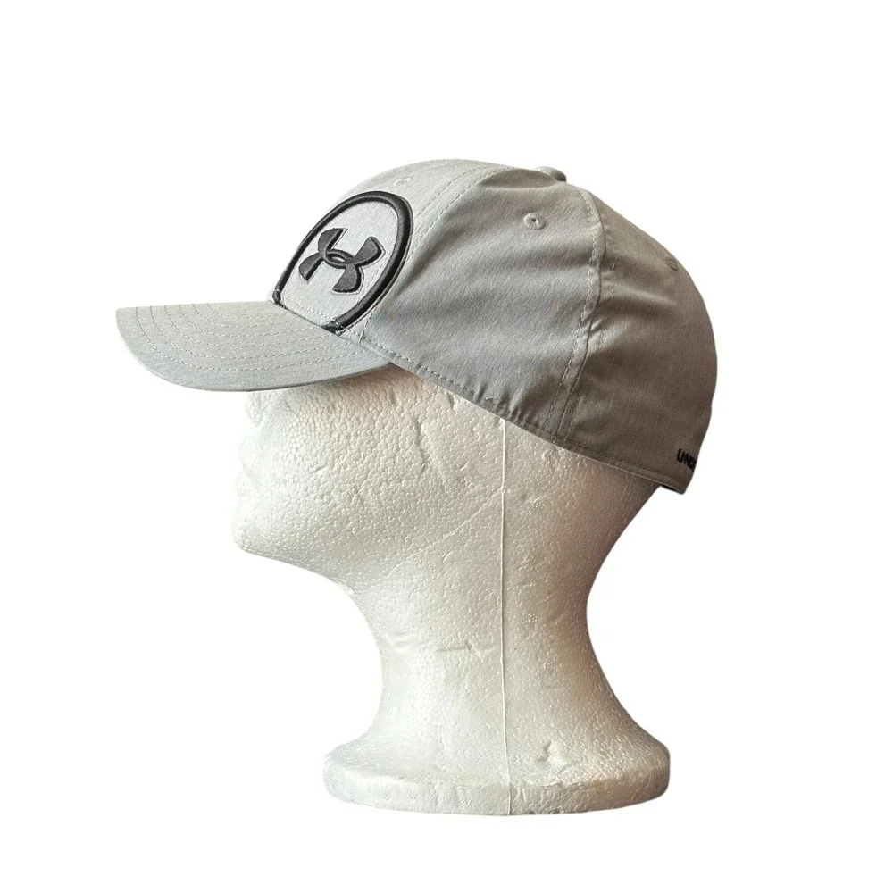 Under Armour Youth S/M Fitted Baseball Cap Gray Black Logo‎ Hat